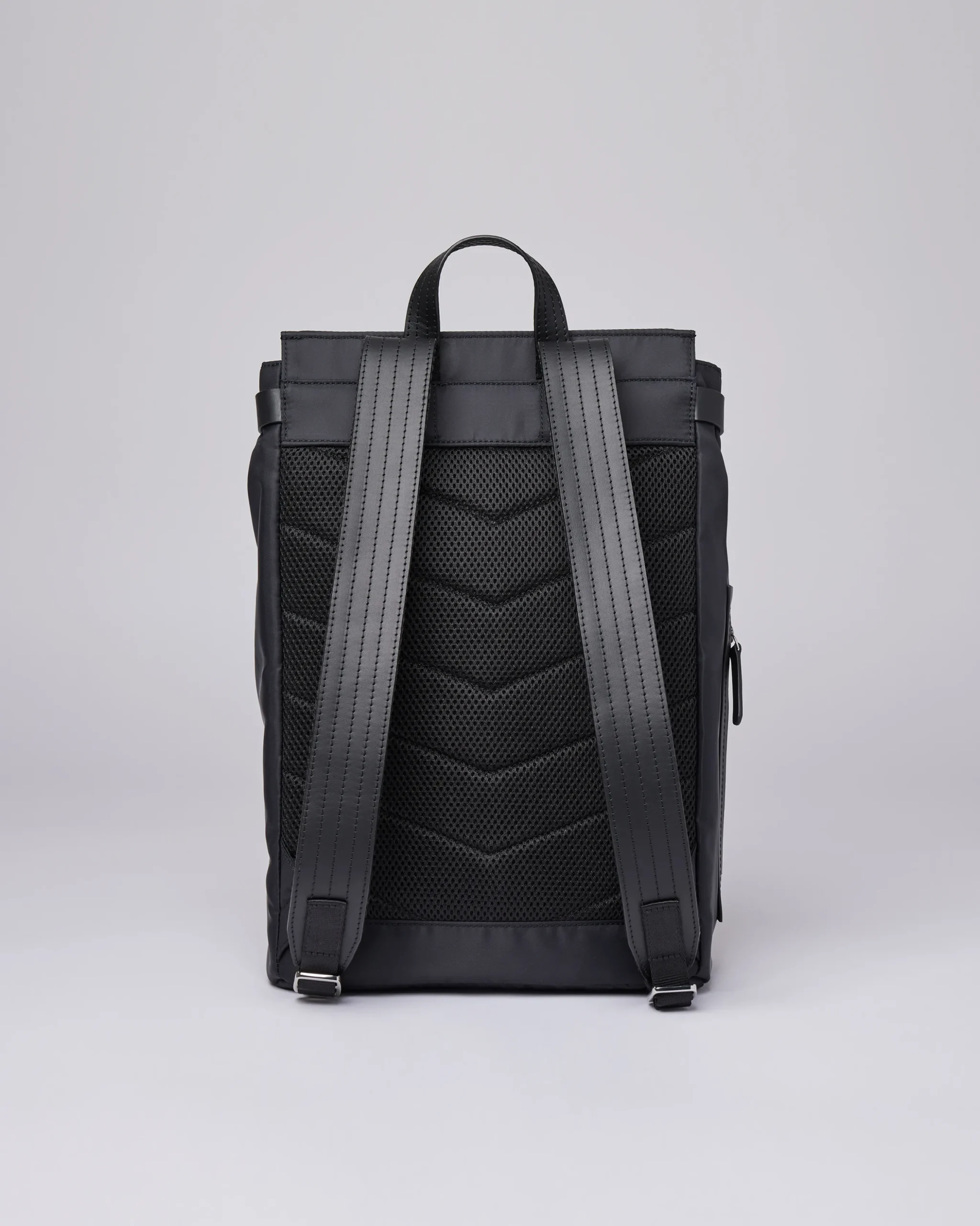 Alva Nylon